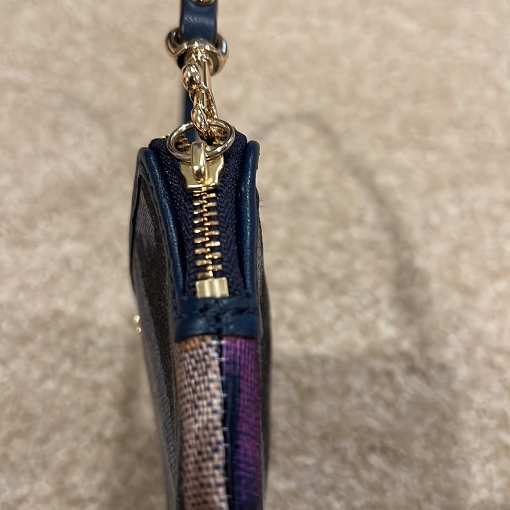 Coach wristlet - Picture 10 of 12